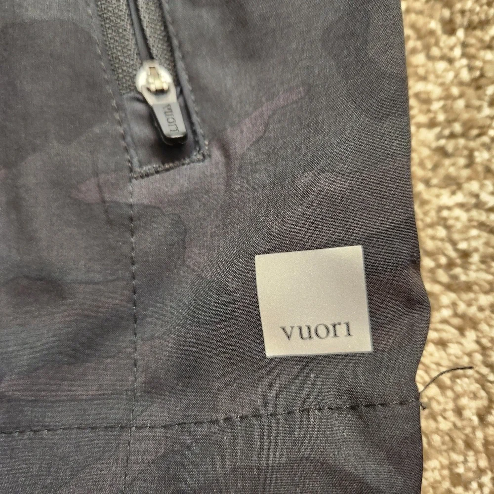 Vuori Outdoor Trainer Shell Jacket Womens XL Black Camo Full Zip Hooded XL - Picture 2 of 7